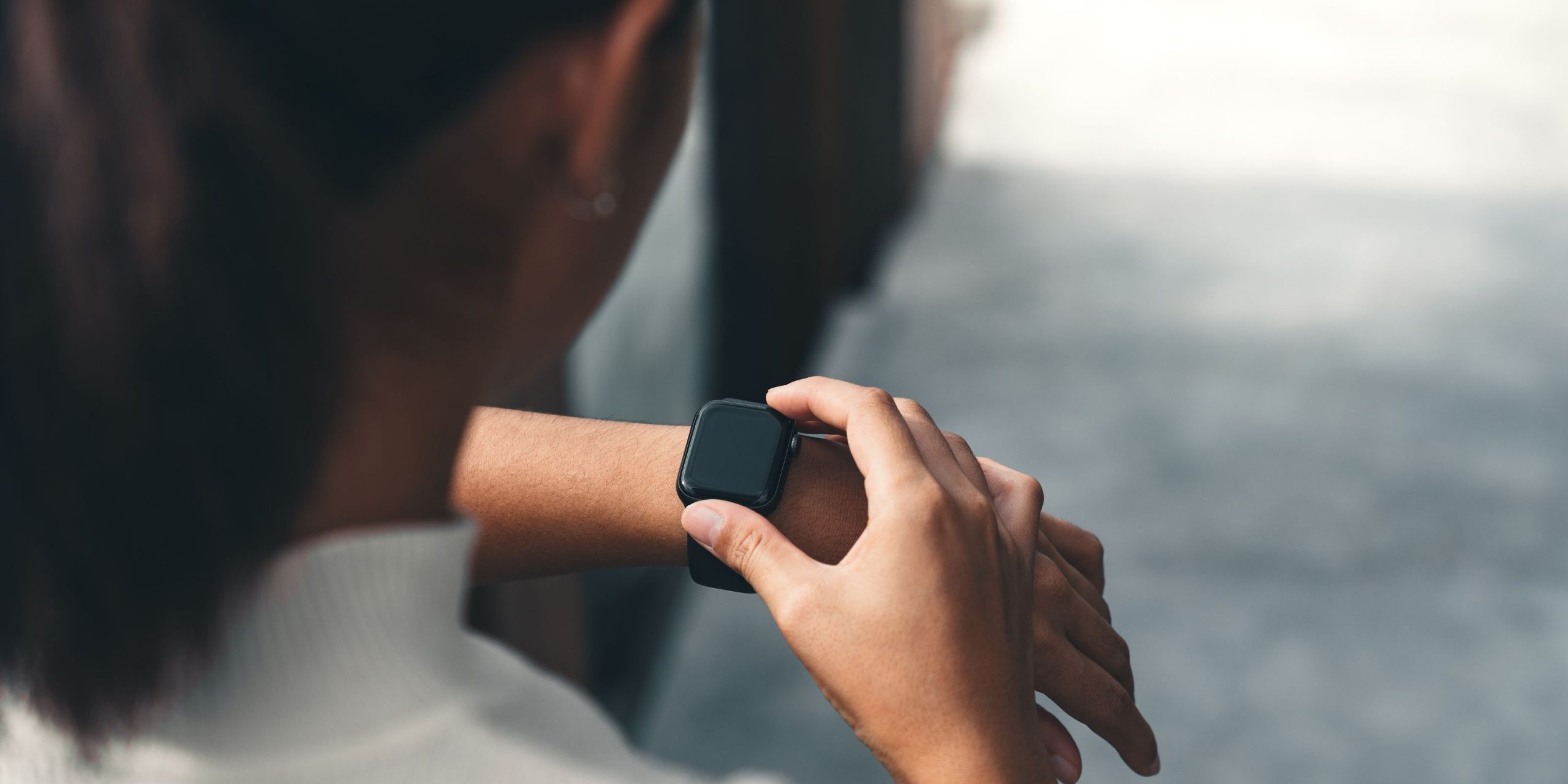 Kijelzőcsere helyett sokszor elég egy profi polírozás, ha karcos lett az Apple Watch okosórád.